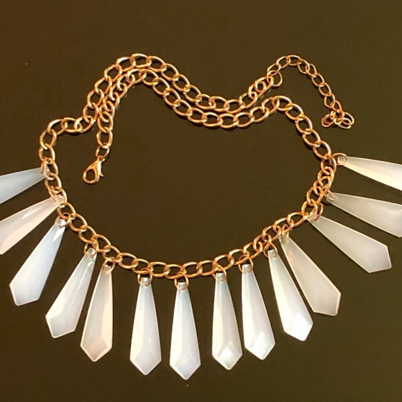 3/$40 VTG Y2K Gold Chain/Faceted Semi-Opaque Milky Acrylic Dangles Necklace - Picture 12 of 13